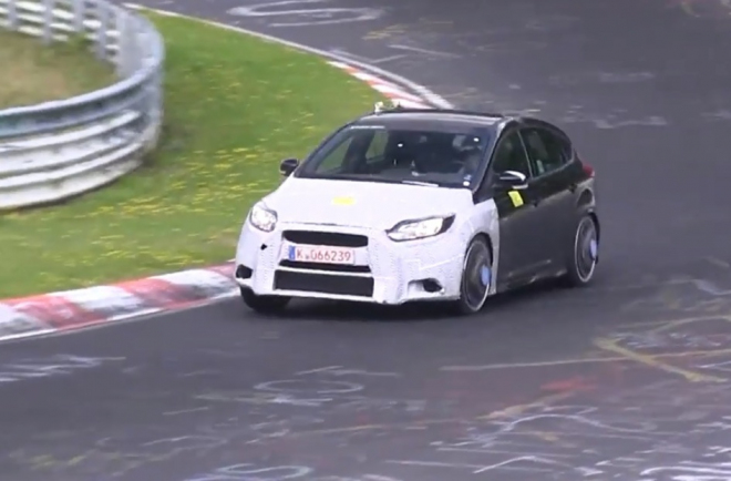 Nový Ford Focus RS 2016 se opět prohání po Nordschleife, zní nudně (video)