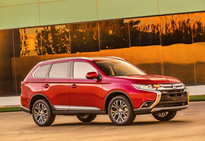 Mitsubishi Outlander 2016: facelift plně odhalen, Ladě se líbit nebude