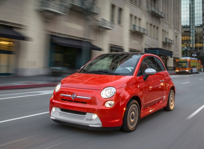 Fiat 500e 2015: ztrátový model dostal pár novinek, zkusí štěstí i v Oregonu