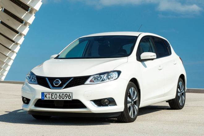 Nissan Pulsar: nová Almera se ukázala na pořádné sadě fotek, i zevnitř