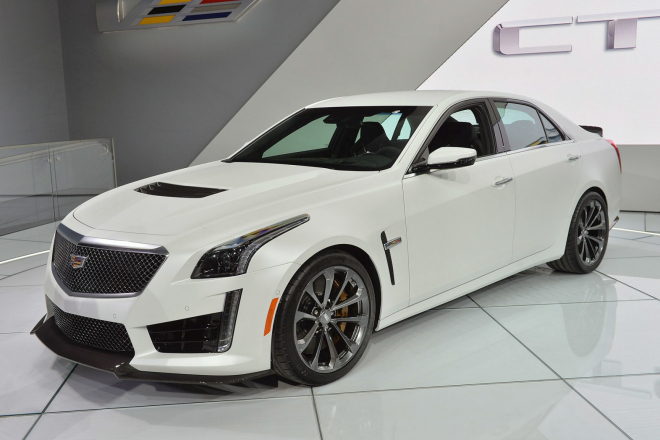 Cadillac CTS-V 2016: takhle vypadá americký lovec ostrých Němců naživo (foto, videa)