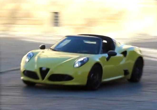 Alfa Romeo 4C Spider: sériová verze bez kamufláže neunikla ani kameře (video)