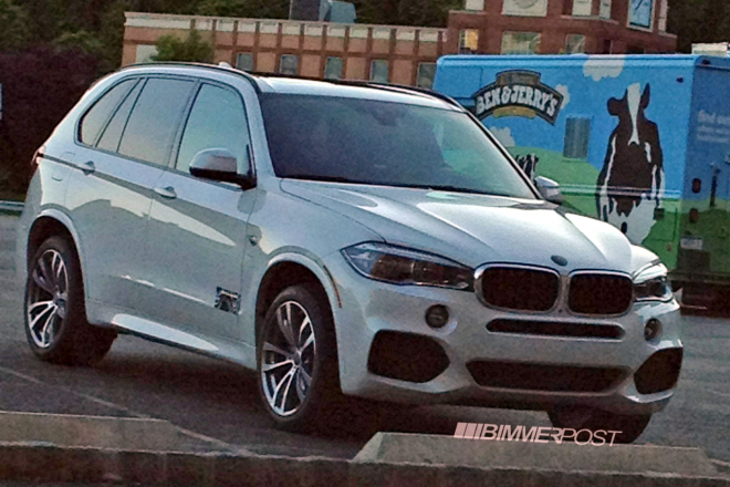 BMW X5 F15: nová X5 s M-paketem prvně nafocena na ulici, prý vypadá drobně