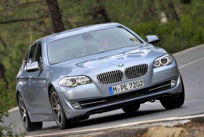 BMW 5 Active Hybrid 2012: 130 nových foto, první video i základní cena