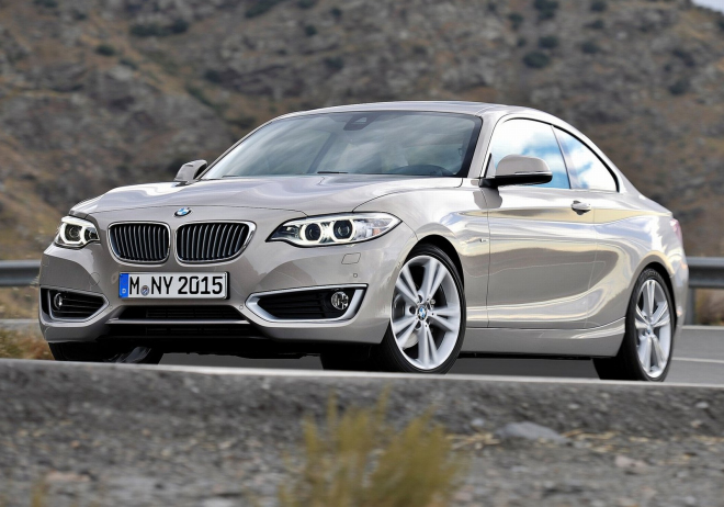 BMW 228i Coupe dostane paket Track Handling se sportovními ambicemi