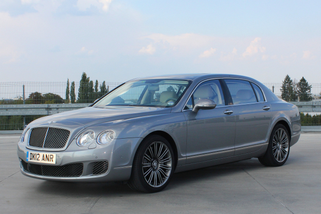 Vyzkoušeli jsme Bentley Continental Flying Spur Speed, komfortnější zrychlení na 300 km/h nezažijete (video)