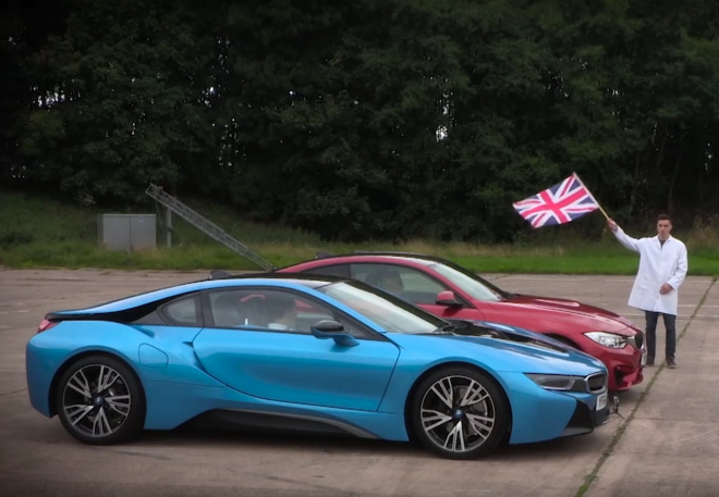 BMW i8 vs. M4 ve čtvrtmíli Top Gearu je souboj kolo na kolo. Fanoušky ale opět nebere (video)