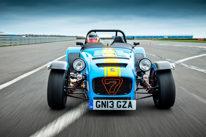 Caterham Seven 620 R: nejrychlejší Cat se prohnal po Silverstone, s Kobayashim za volantem (video)