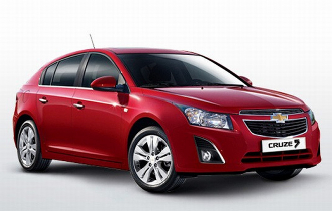 Chevrolet Cruze 2012: facelift oficiálně i pro sedan a hatchback (první foto, video)