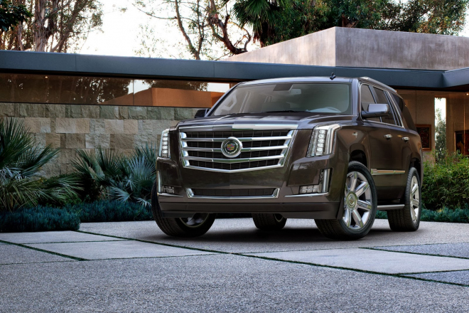 Cadillac Escalade 2015 míří na trh, známe detaily k dynamice, spotřebě i cenám