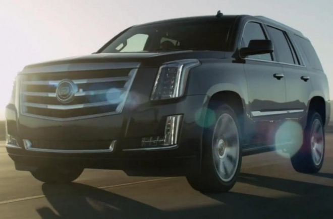 Cadillac Escalade 2015: unikly první fotky, zvenčí to až taková paráda není