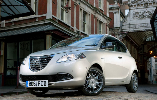 Chrysler Ypsilon a Chrysler Delta: velké fotogalerie malých Italoameričanů