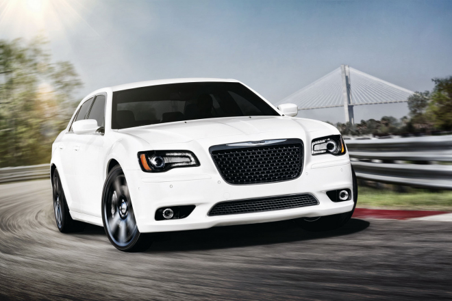 Chrysler 300C SRT8 2012: další z amerických titánů