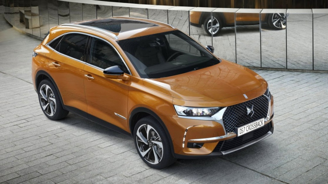 DS 7 Crossback je oficiálně venku, proti Audi Q5 půjde až s 300 koňmi