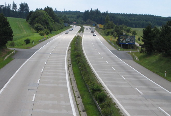 Maximální rychlost na silnicích se místy zvýší na 110 km/h, na některých zase sníží