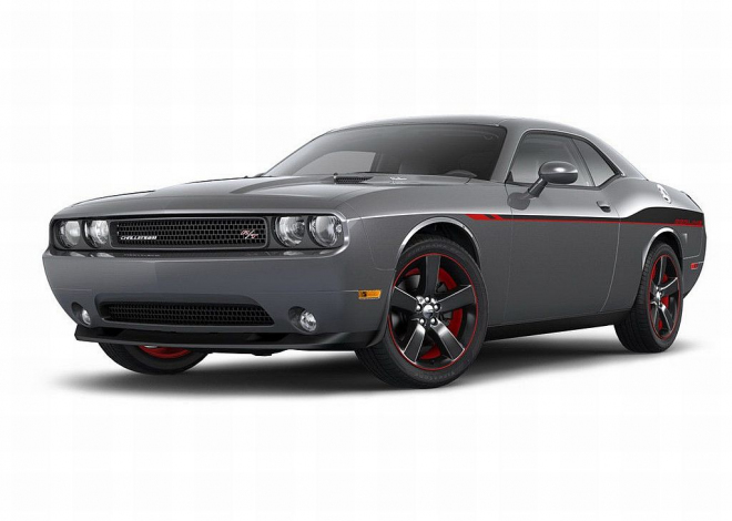 Dodge Challenger R/T Redline 2013: ostřejší ladění teď i s osmiválcem