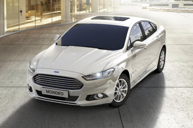 Skoro nový Ford Mondeo má všechny ceny, i  jimi se chce vyrovnat Passatu