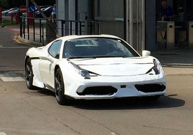 Ferrari 458 Speciale Spider přistiženo při testech, dostane kovovou střechu (foto)