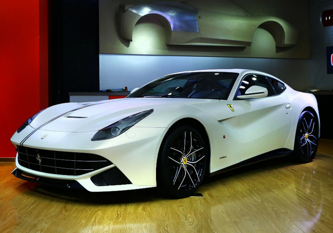 Ferrari F12 Berlinetta Polo a FF Dressage 2014: koníci na míru míří k Pacifiku