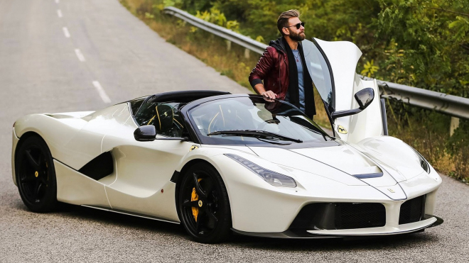 Ferrari rozjelo dodávky LaFerrari Aperta, podívejte se na první kusy pro celebrity