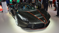 Ferrari LaFerrari Aperta dorazilo do Paříže. Vznikne 209 aut, proč zrovna tolik?