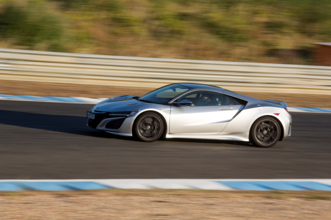 Nová Honda NSX je beznadějně vyprodána, smůlu má i tovární jezdec značky