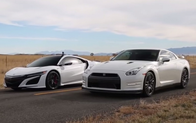 Honda NSX vs. Nissan GT-R ve sprintu: „hypersport pro chudé” nebo Godzilla? (video)