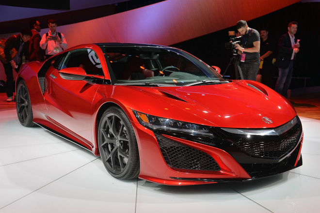 Nová Honda NSX prý byla hotová rychle, podívejte se na živé fotky a videa