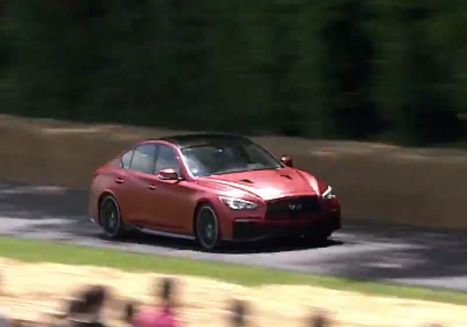 Infiniti Q50 Eau Rouge má po jízdním debutu, výroba stále jistá není (video)