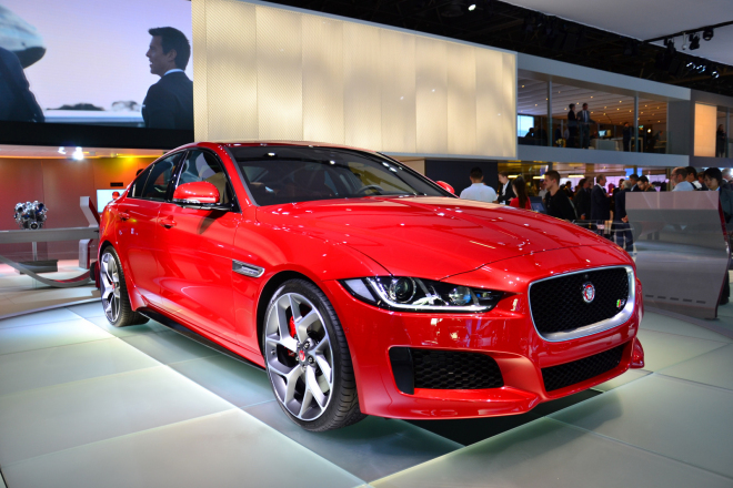 Jaguar XE dostane pohon všech kol, osmiválec i dvojité přeplňování