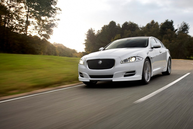 Jaguar XJ s pakety Sport a Speed: když 250 km/h nestačí