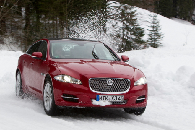 Jaguar XF a XJ AWD 2013: poprvé za volantem čtyřkolek