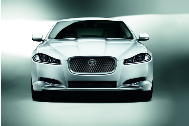 Jaguar XF 2014: drobný facelift přináší spotřebu nejslabšího dieselu 4,9 l/100 km