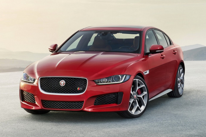 Jaguar XE 2015 je tu. Verze S s 340 koňmi dá stovku za 5,1 sekundy