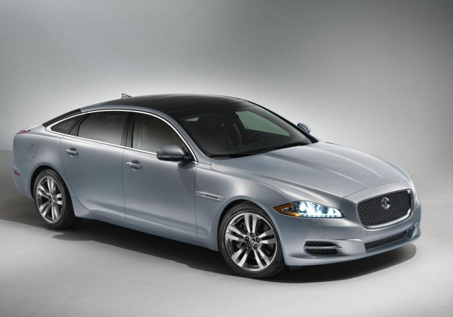 Jaguar XJ 2014: menší facelift si pohrál hlavně s luxusem pro „ty vzadu”