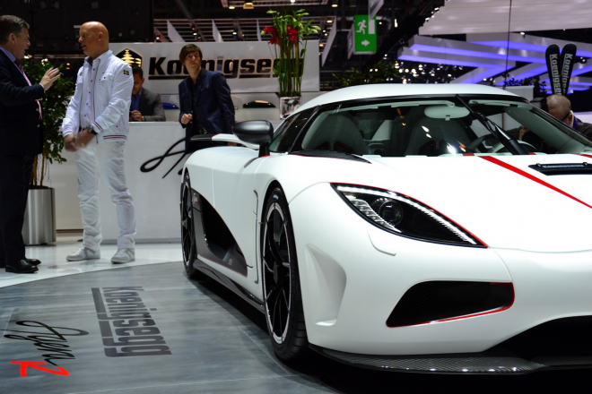 Koenigsegg Agera R: podrobné specifikace létajícího Švéda