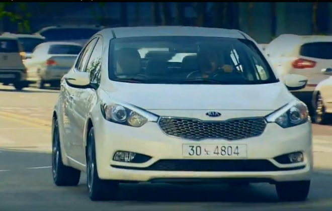 Kia Cee'd sedan alias K3, Forte či Cerato 2013 na pěti minutách videa