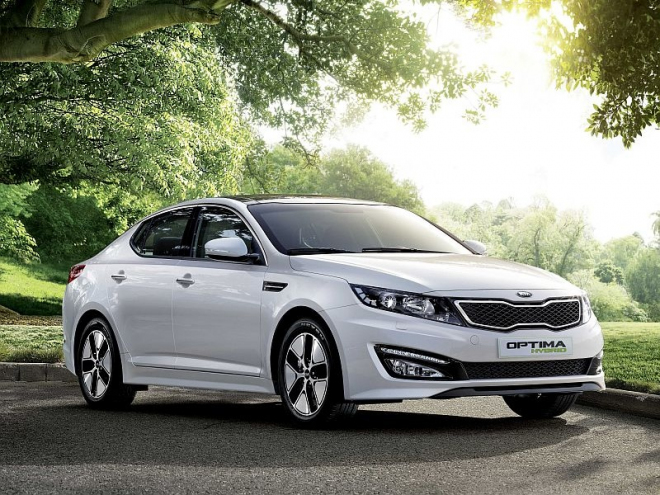 Kia Optima Hybrid 2012: evropská verze má po premiéře, přišla o 4 deci objemu