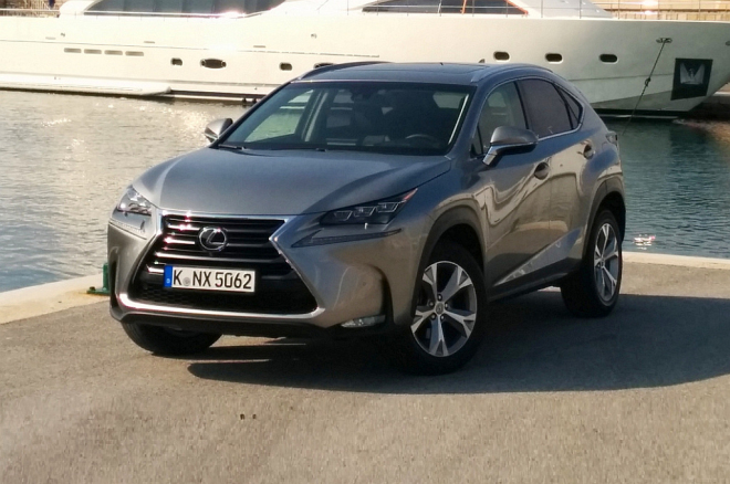 První test Lexus NX 200t: motor pomáhá na všech frontách