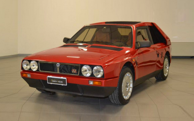 Lancia Delta S4 Stradale: k mání je dokonalý kus, jeho 146 fotek bere dech