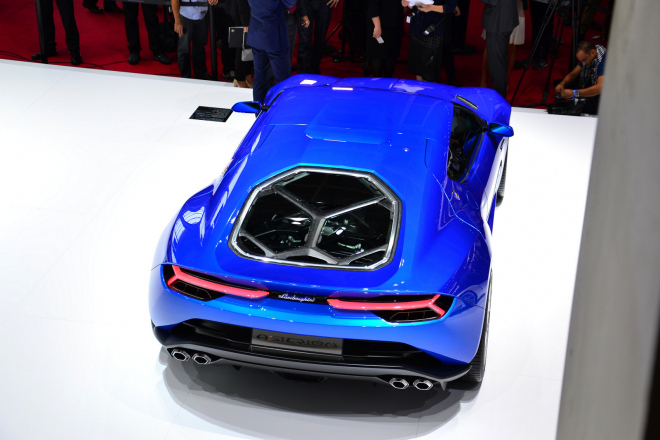 Lamborghini Asterion LPI910-4: první býčí hybrid má 910 koní