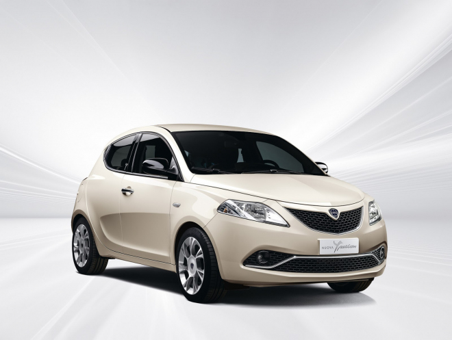 Lancia Ypsilon 2016: facelift změnil tvář i kabinu, konec však jen oddálí