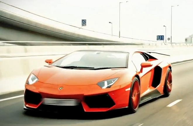 Lamborghini Aventador LP 900 od DMC: také první video hraje na pouťovou strunu