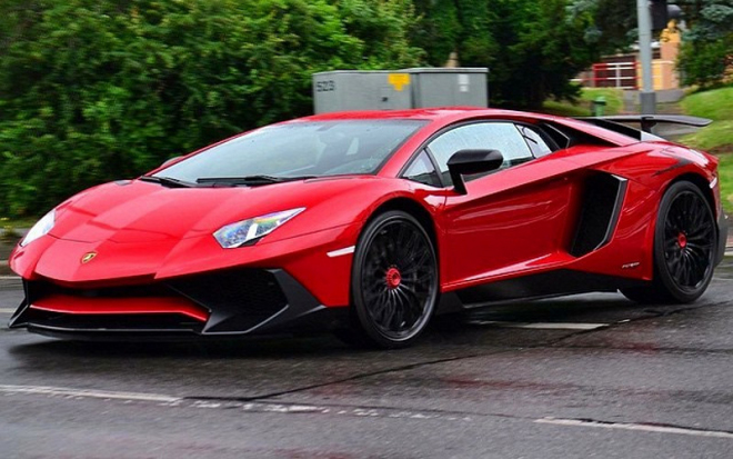 Tohle je první české Lamborghini Aventador SV, jezdit bude ve Varech (foto, video)