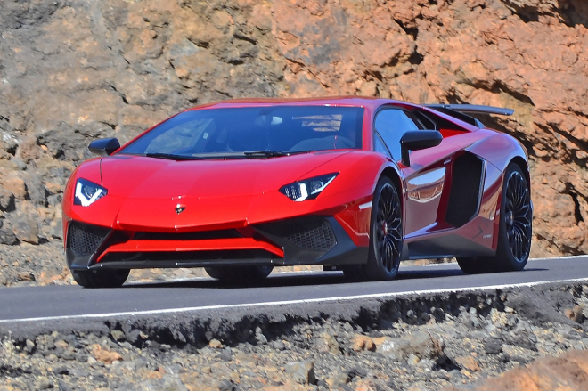 Lamborghini Aventador SV nafoceno bez špetky maskování, má mít 760 koní