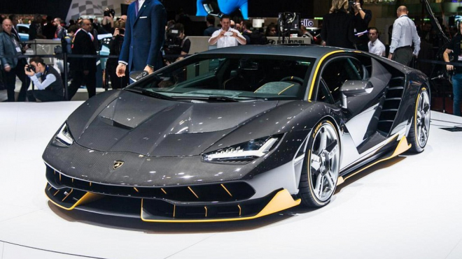 Lamborghini Centenario LP770-4 je tu. Není až tak šílené, stovku dá pod 3 s