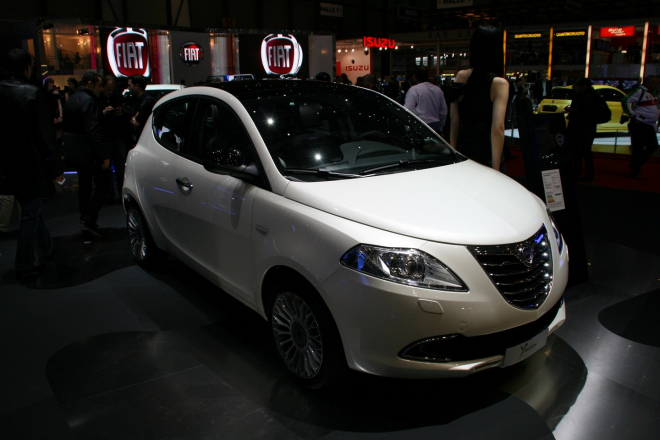 Nová Lancia Ypsilon: styl a luxus v malém na prvních videích