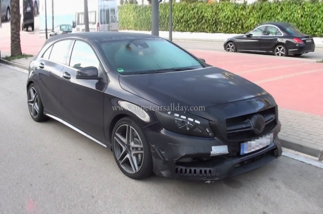 Mercedes-AMG A45 2016: facelift natočen do detailu, možná hned ve verzi S (video)