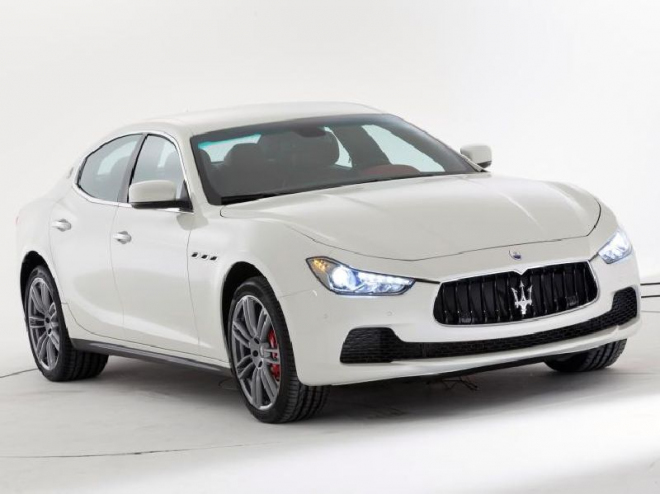 Maserati Ghibli 2013: unikly fotky nového Ghibli, včetně interiéru