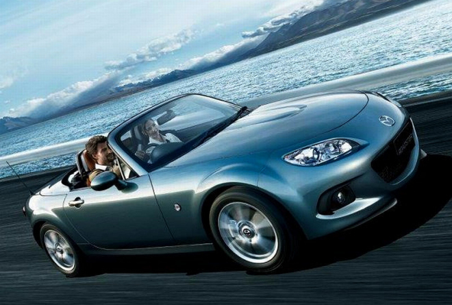 Mazda MX-5 2013: facelift pro žijící legendu oficiálně